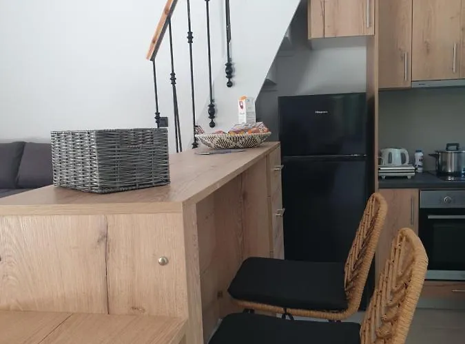 Lavender Áyios Nikítas